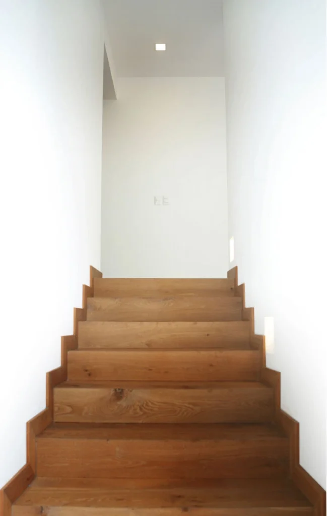 Escalera del Interior de casa en Reserva Vista Hermosa